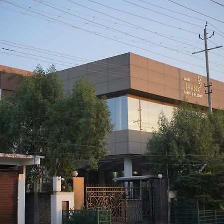 Jaanki Farms & Resorts Jorhāt Dış mekan fotoğraf