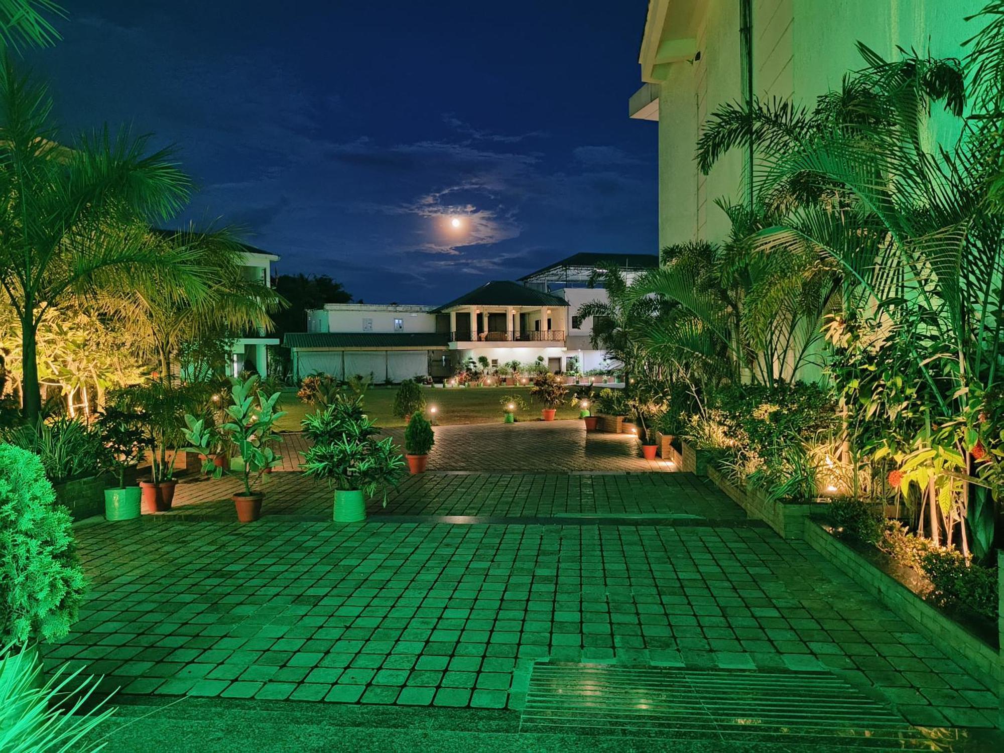 Jaanki Farms & Resorts Jorhāt Dış mekan fotoğraf