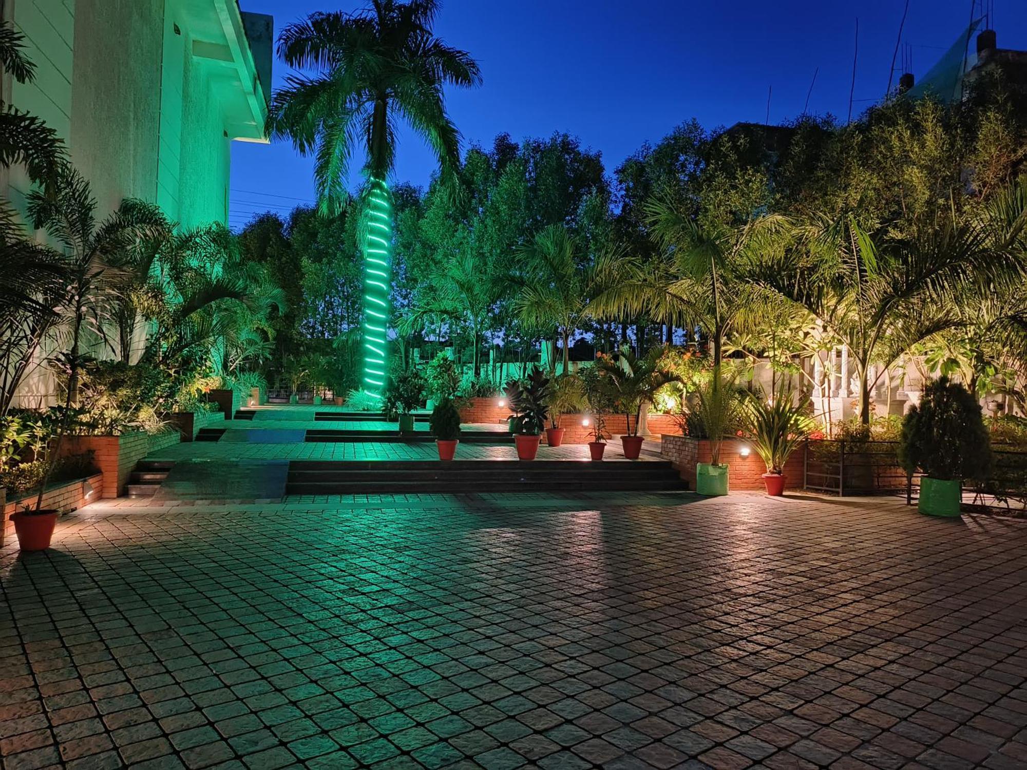 Jaanki Farms & Resorts Jorhāt Dış mekan fotoğraf