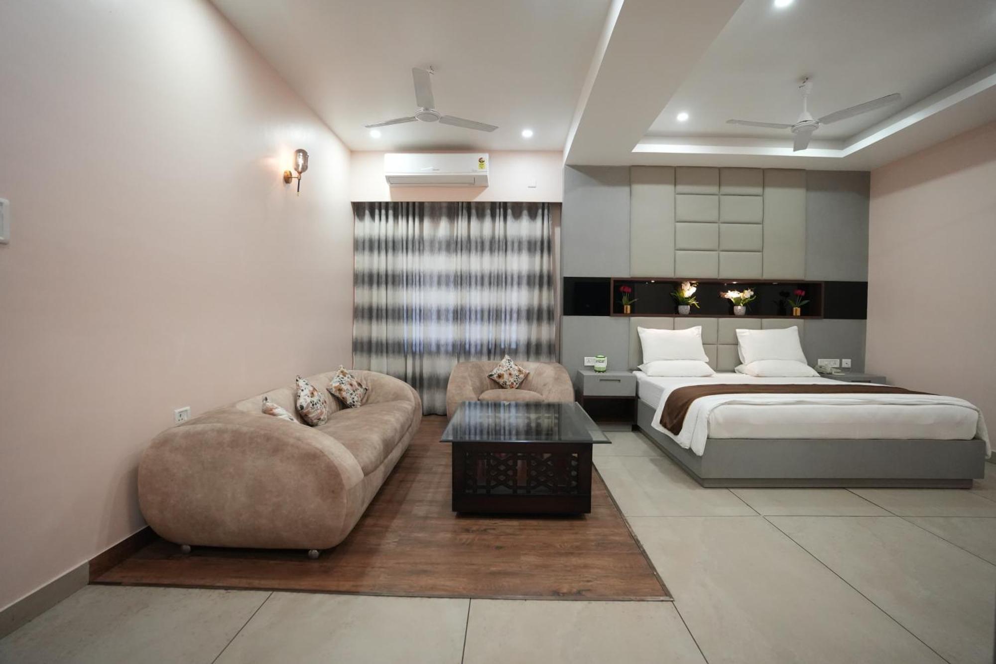 Jaanki Farms & Resorts Jorhāt Dış mekan fotoğraf