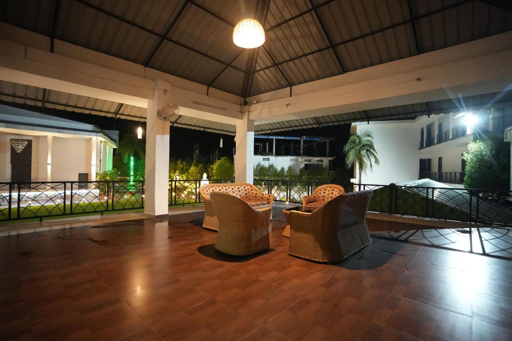 Jaanki Farms & Resorts Jorhāt Dış mekan fotoğraf