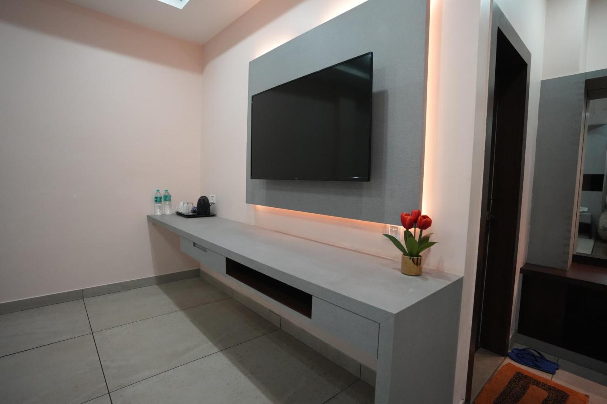 Jaanki Farms & Resorts Jorhāt Dış mekan fotoğraf