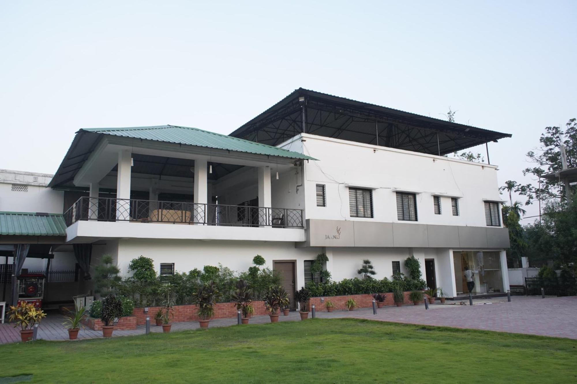 Jaanki Farms & Resorts Jorhāt Dış mekan fotoğraf